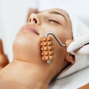 Yolanda Lorenzana - Maderoterapia facial